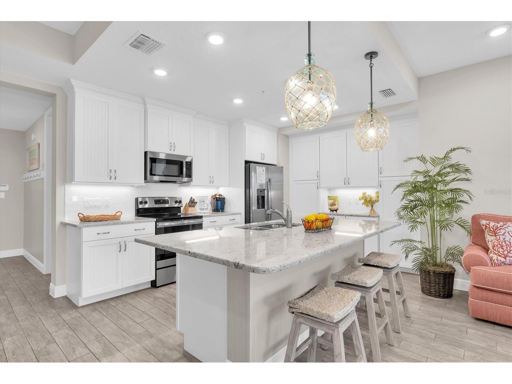 383 Aruba Circle #102 Bradenton FL 34209 A4641043 image3