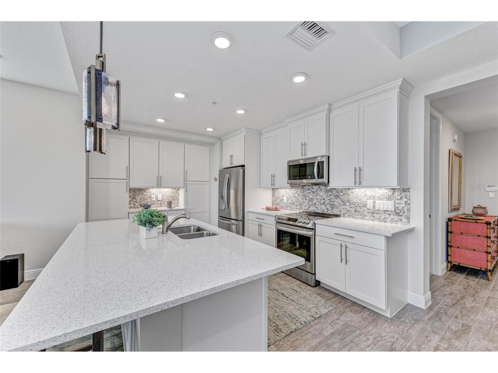 383 Aruba Circle #203 Bradenton FL 34209 A4677203 image22
