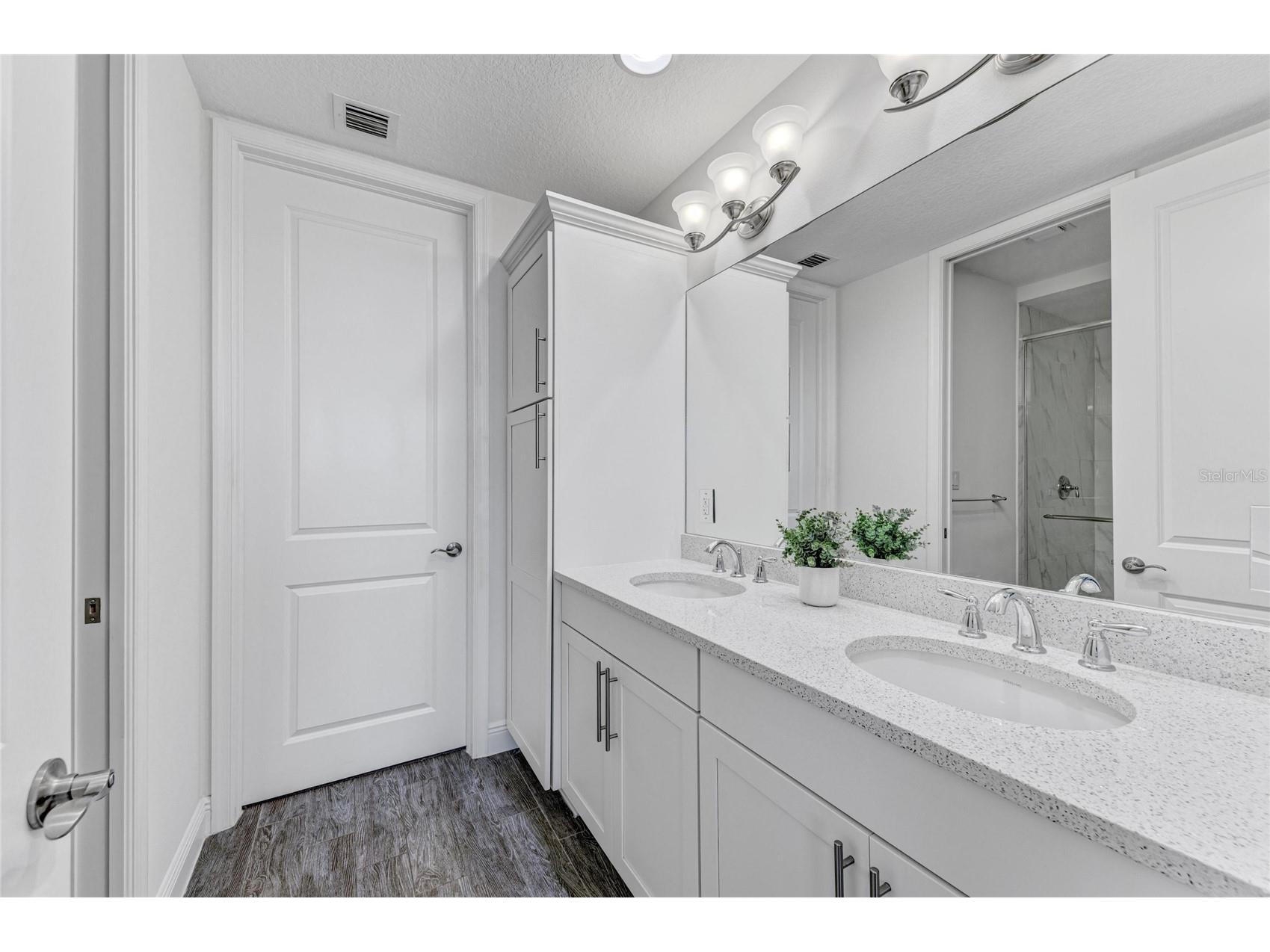 383 Aruba Circle #203 Bradenton FL 34209 A4677203 image32