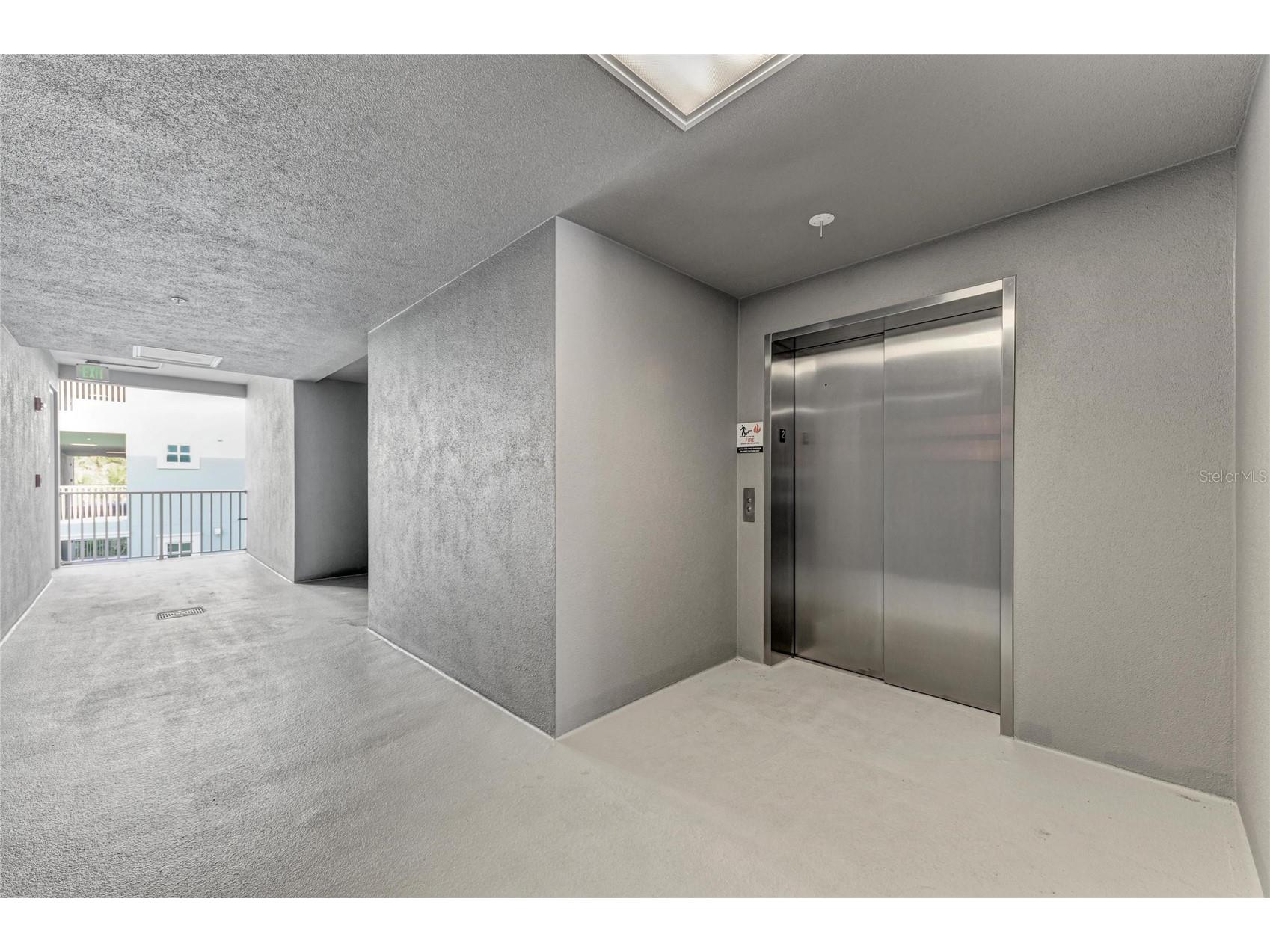 383 Aruba Circle #203 Bradenton FL 34209 A4677203 image6