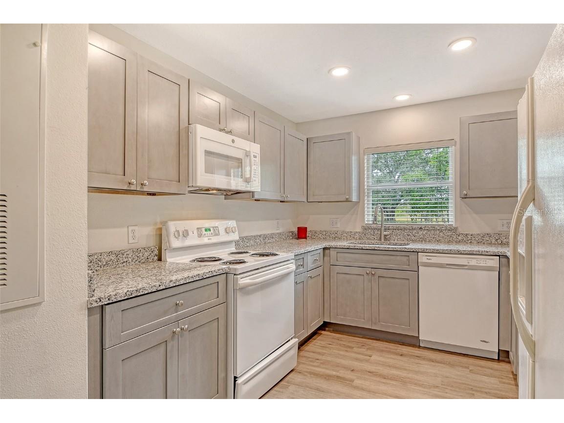 383 Bobby Jones Road #383 Sarasota FL 34232 A4652341 image16