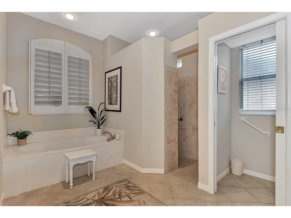 383 Cedarbrook Court Venice FL 34292 A4662260 image40