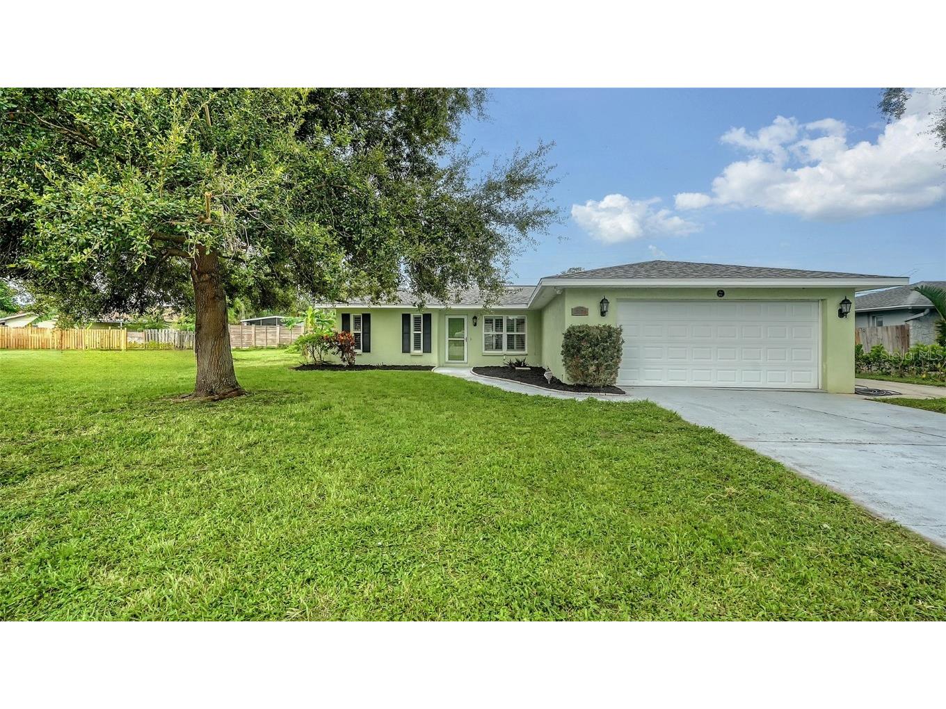 383 Dorchester Drive Venice FL 34293 N6140294 image1