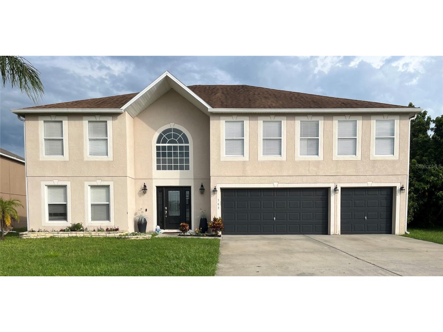 383 Medallion Place, Chuluota, FL, 32766 | MLS: O6186798 | Edina Realty
