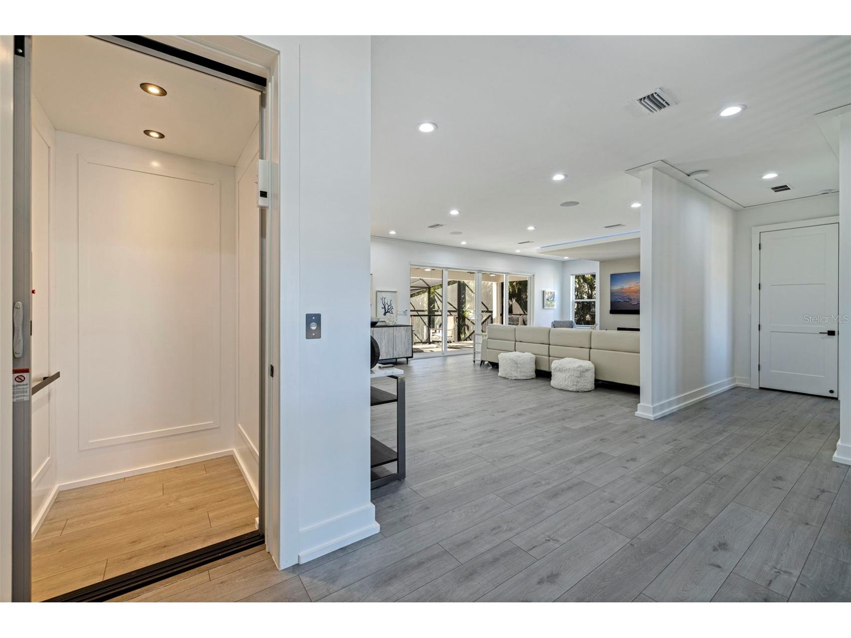 3830 Shore Acres Boulevard NE Saint Petersburg FL 33703 - TAMPA BAY TB8472930 image6