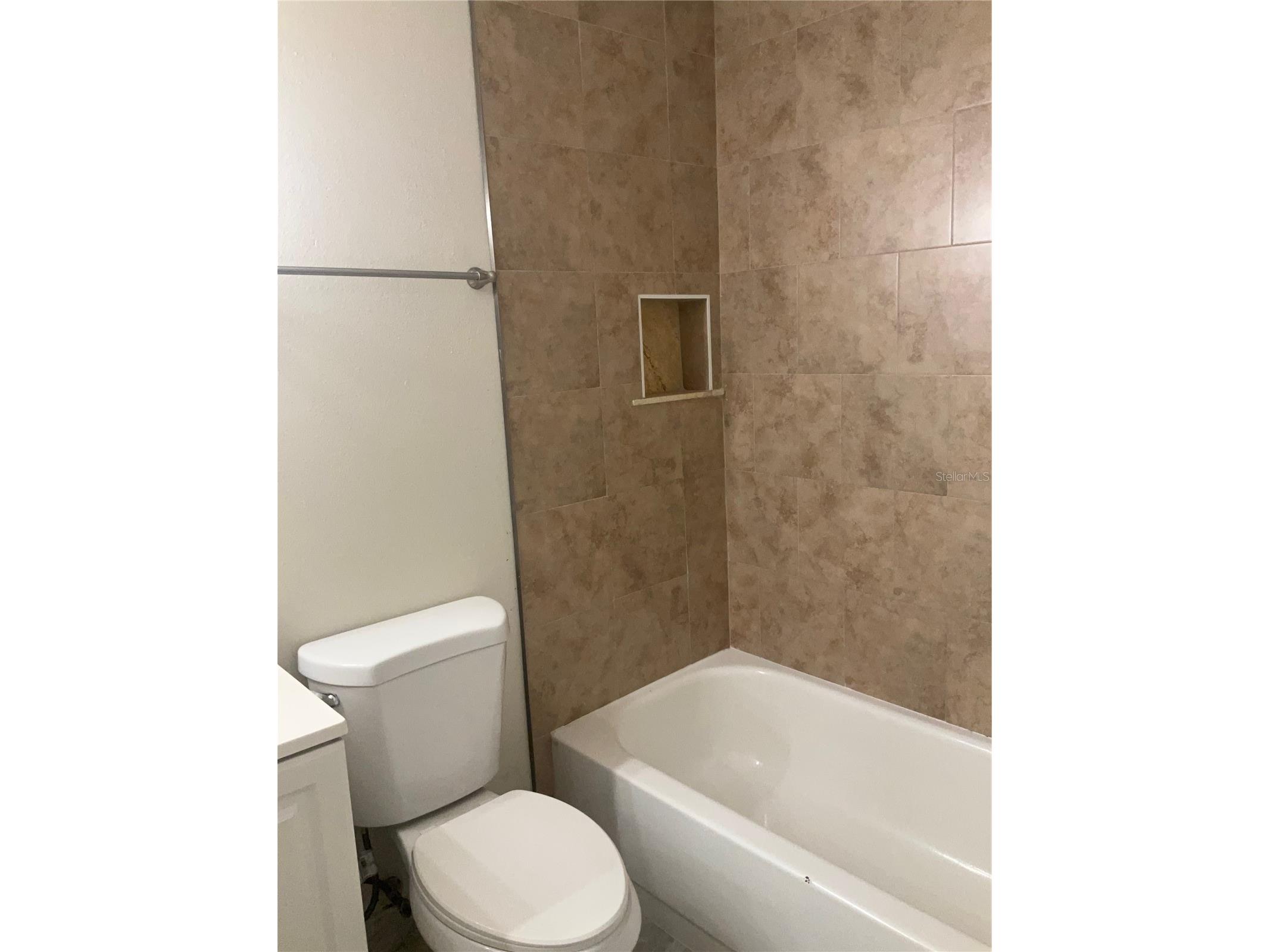 3830 Valley Tree Drive Tampa FL 33610 TB8528034 image15