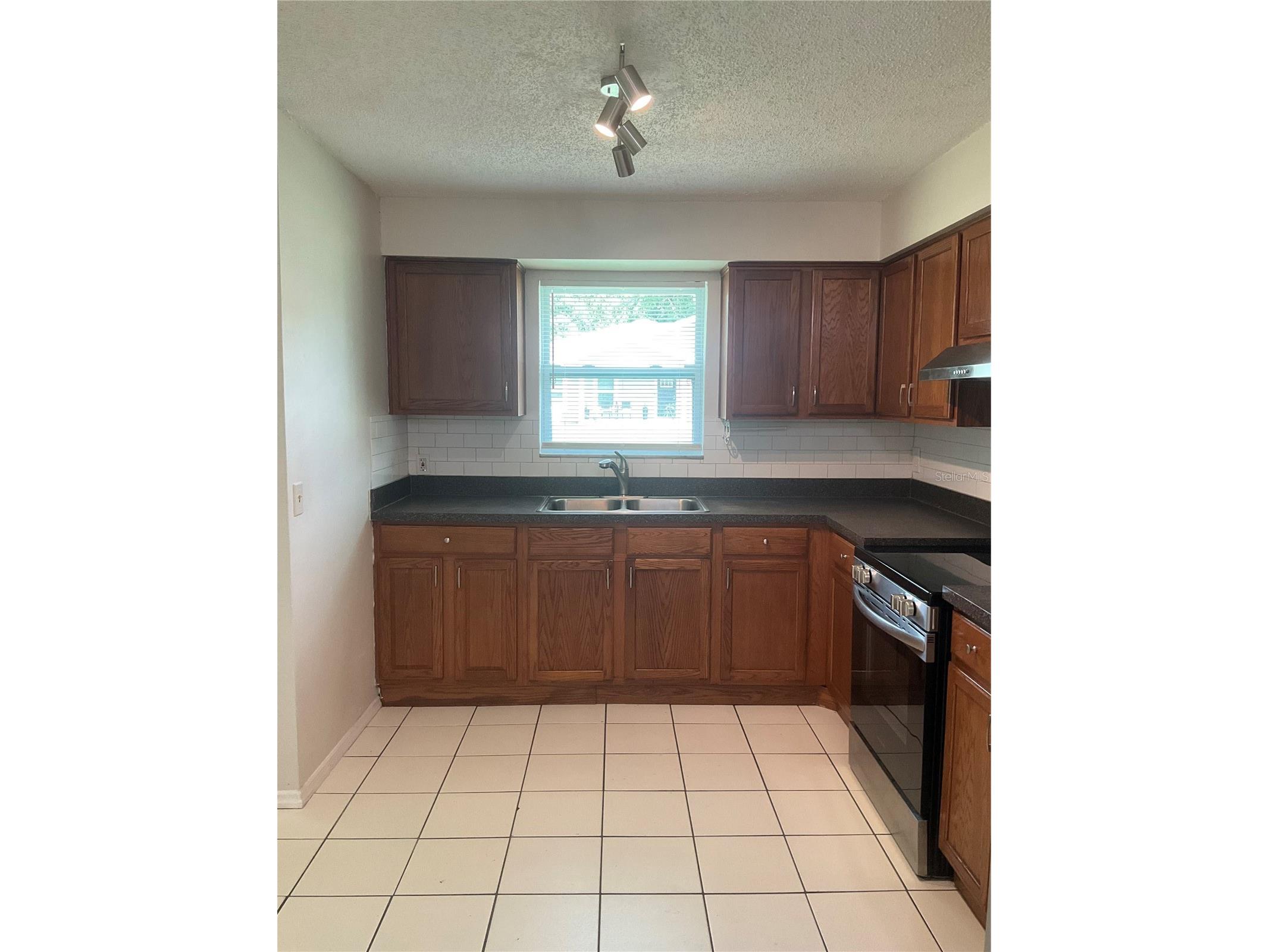 3830 Valley Tree Drive Tampa FL 33610 TB8528034 image6