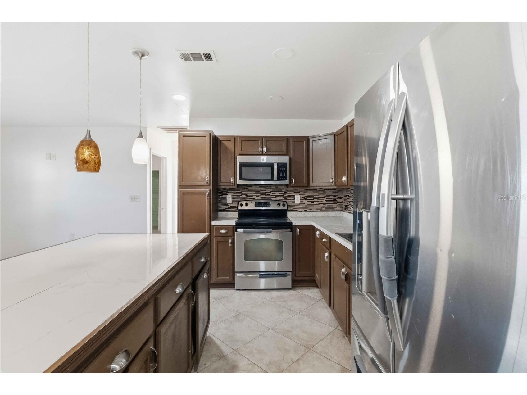 38308 Collins Avenue Zephyrhills FL 33542 TB8495019 image7