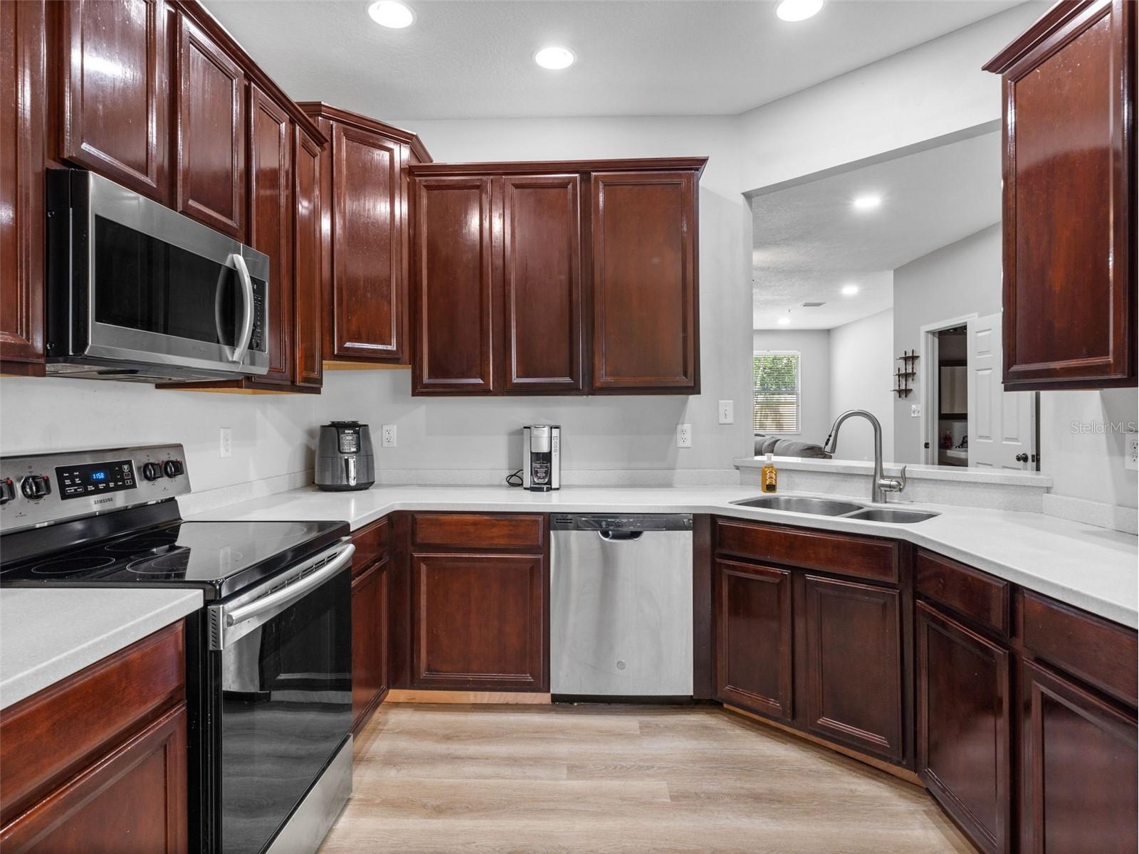 3831 Parkridge Circle #1-104 Sarasota FL 34243 A4698440 image11