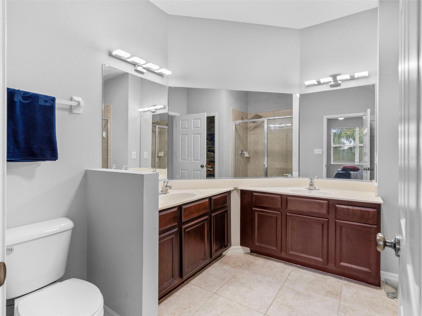 3831 Parkridge Circle #1-104 Sarasota FL 34243 A4698440 image16