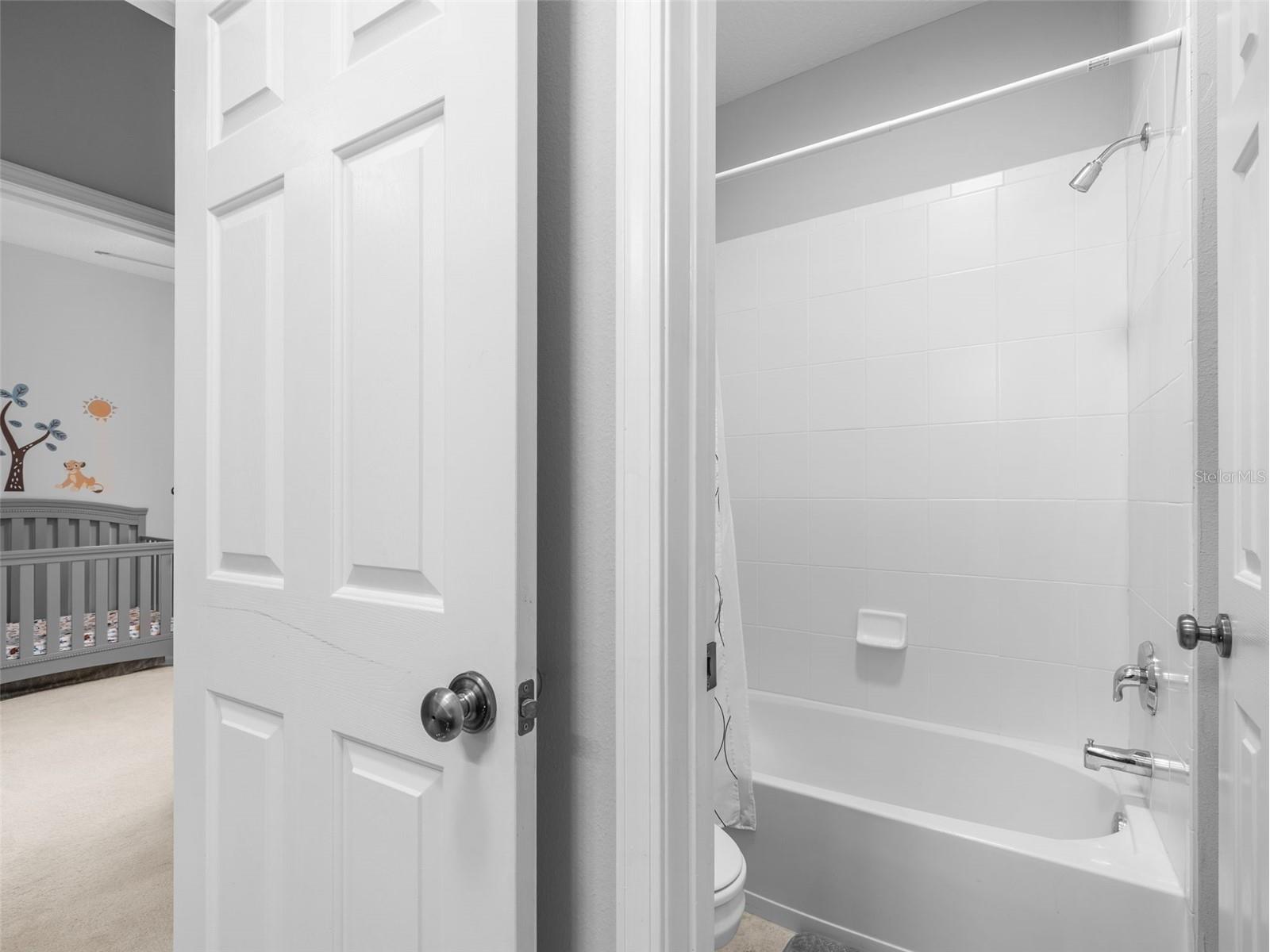 3831 Parkridge Circle #1-104 Sarasota FL 34243 A4698440 image24
