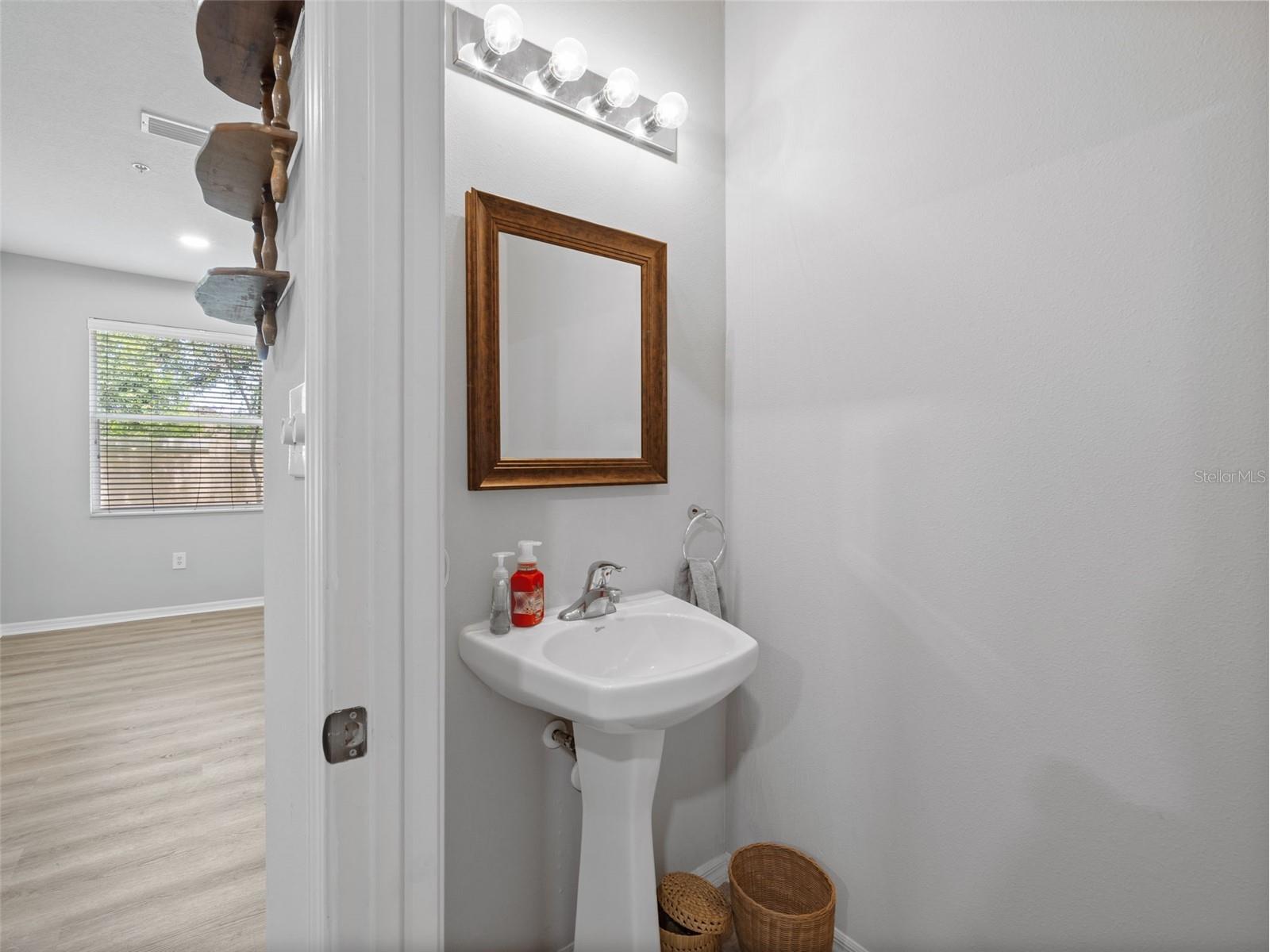 3831 Parkridge Circle #1-104 Sarasota FL 34243 A4698440 image28