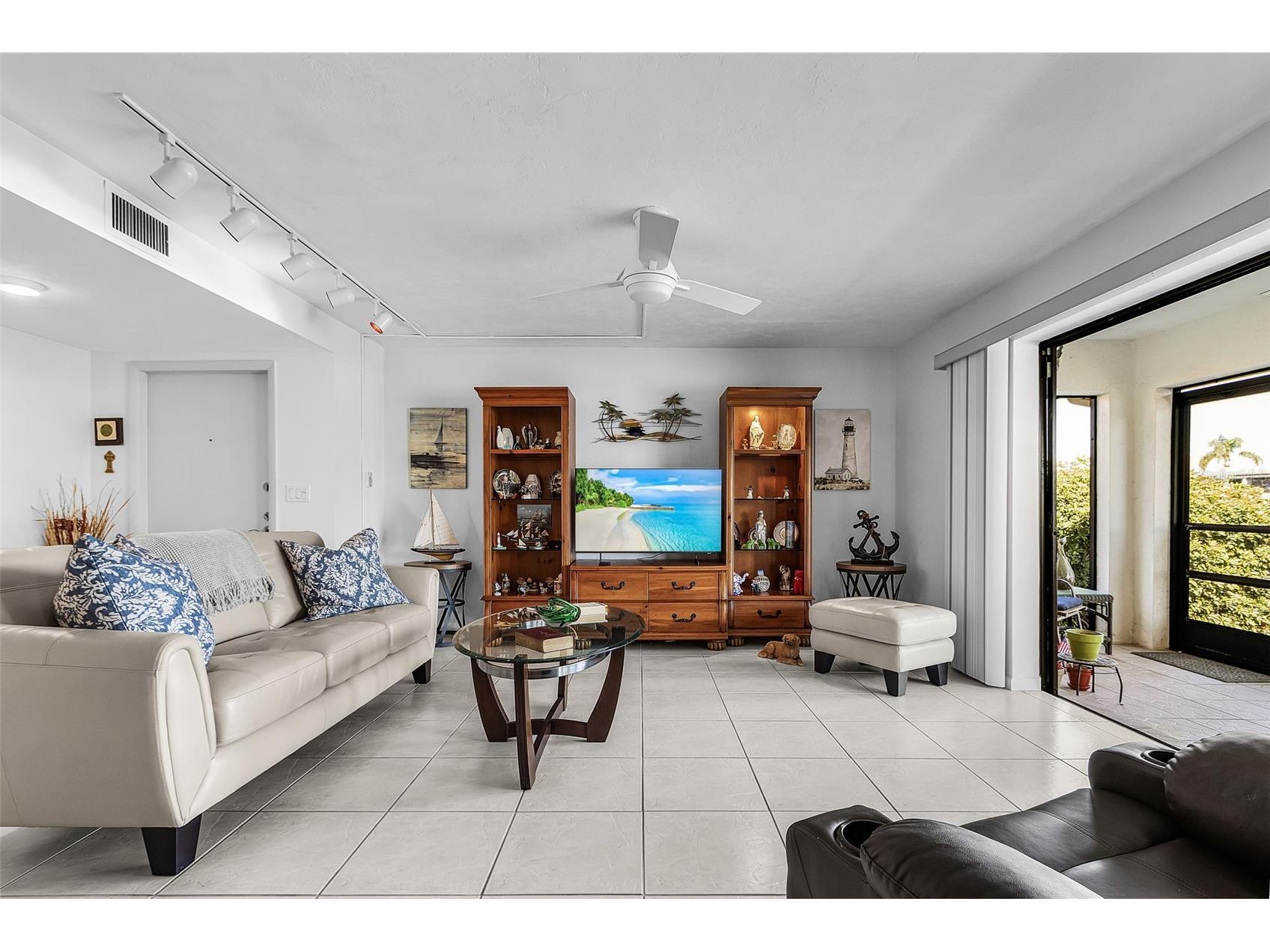 3831 SE 11th Place #101 Cape Coral FL 33904 - RUBICON CANAL A4677728 image4