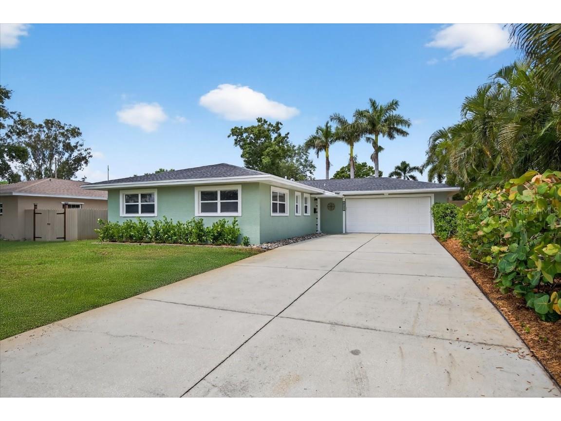 3832 10th Street NE Saint Petersburg FL 33701 TB8415685 image1