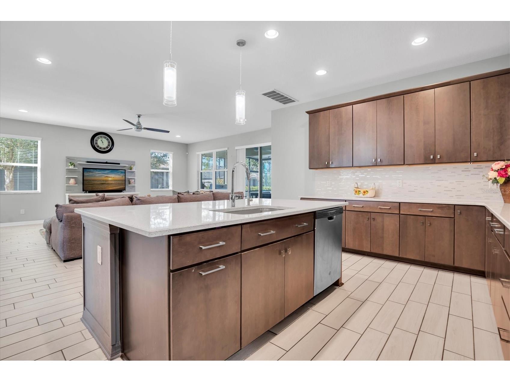 3833 Villamore Lane Odessa FL 33556 W7882489 image8