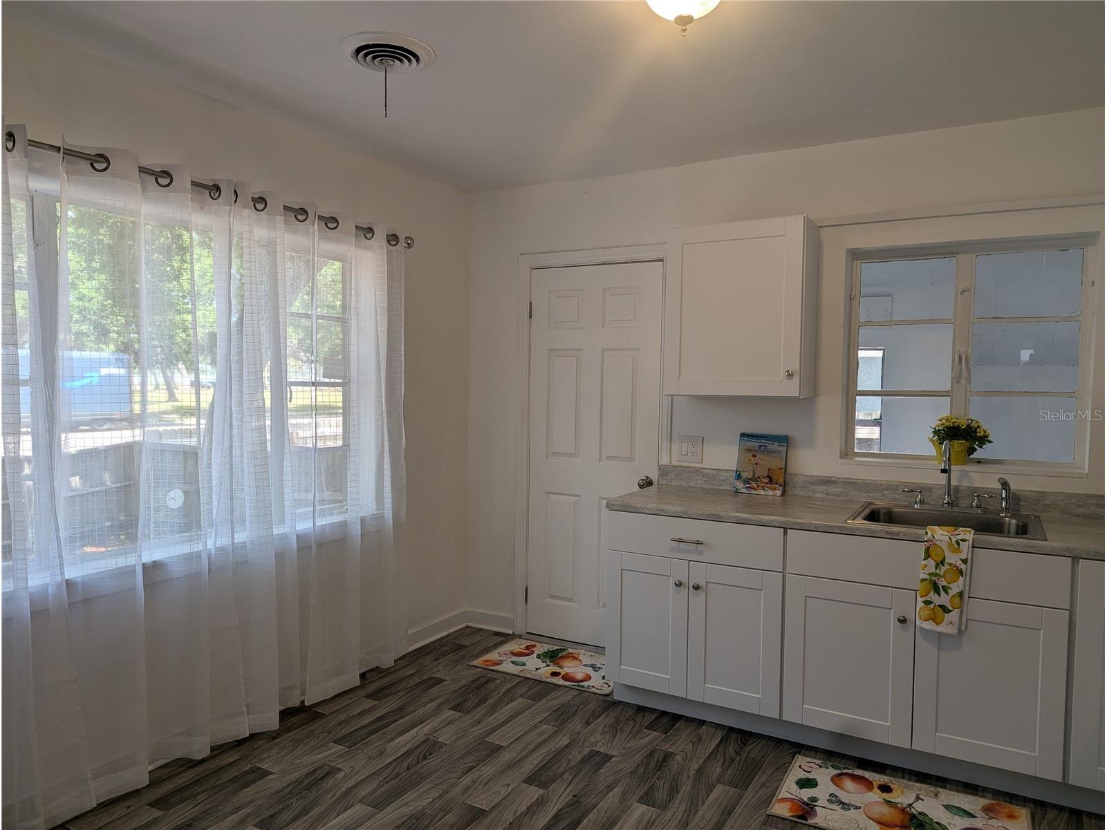 3834 Dr Martin Luther King Jr Street S Saint Petersburg FL 33705 - LAKE MGGIORE TB8497382 image10
