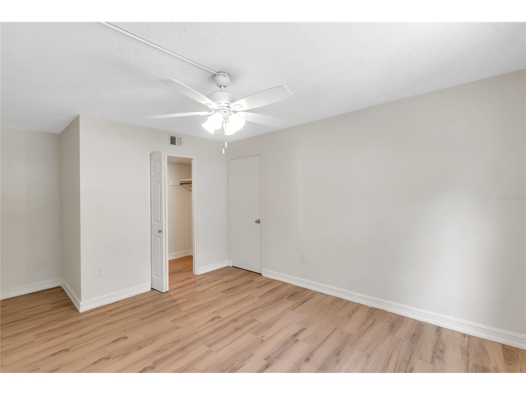 3835 Almeria Court #C1 Sarasota FL 34239 A4671843 image16