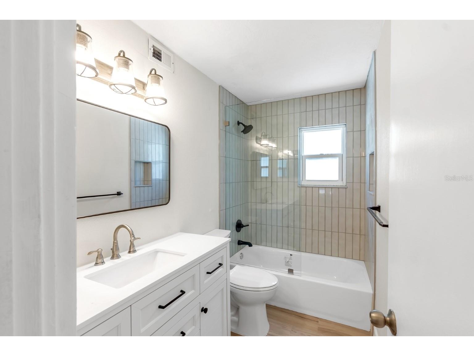 3835 Almeria Court #C1 Sarasota FL 34239 A4671843 image25