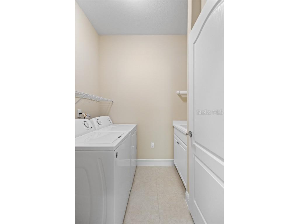 3835 Autumn Fern Terrace Sarasota FL 34243 A4670884 image25