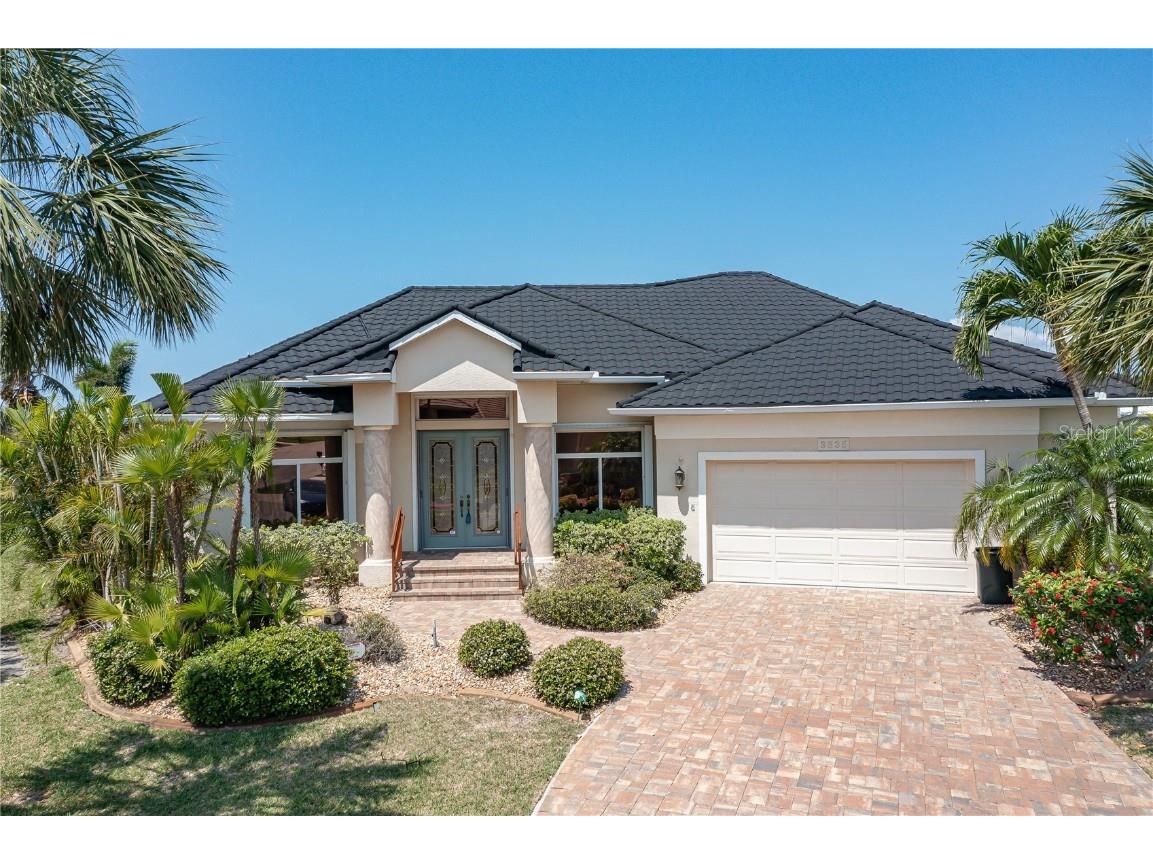 3835 Aves Island Court Punta Gorda FL 33950 C7474875 image1