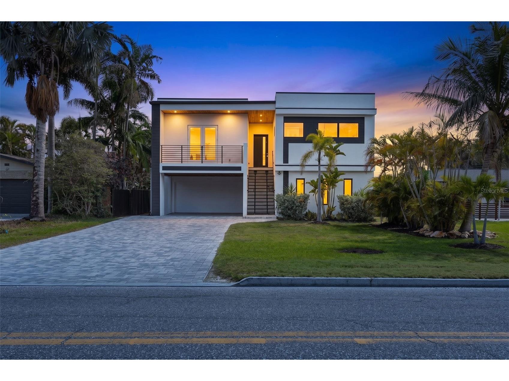 3835 Shore Acres Boulevard NE Saint Petersburg FL 33703 TB8502964 image1