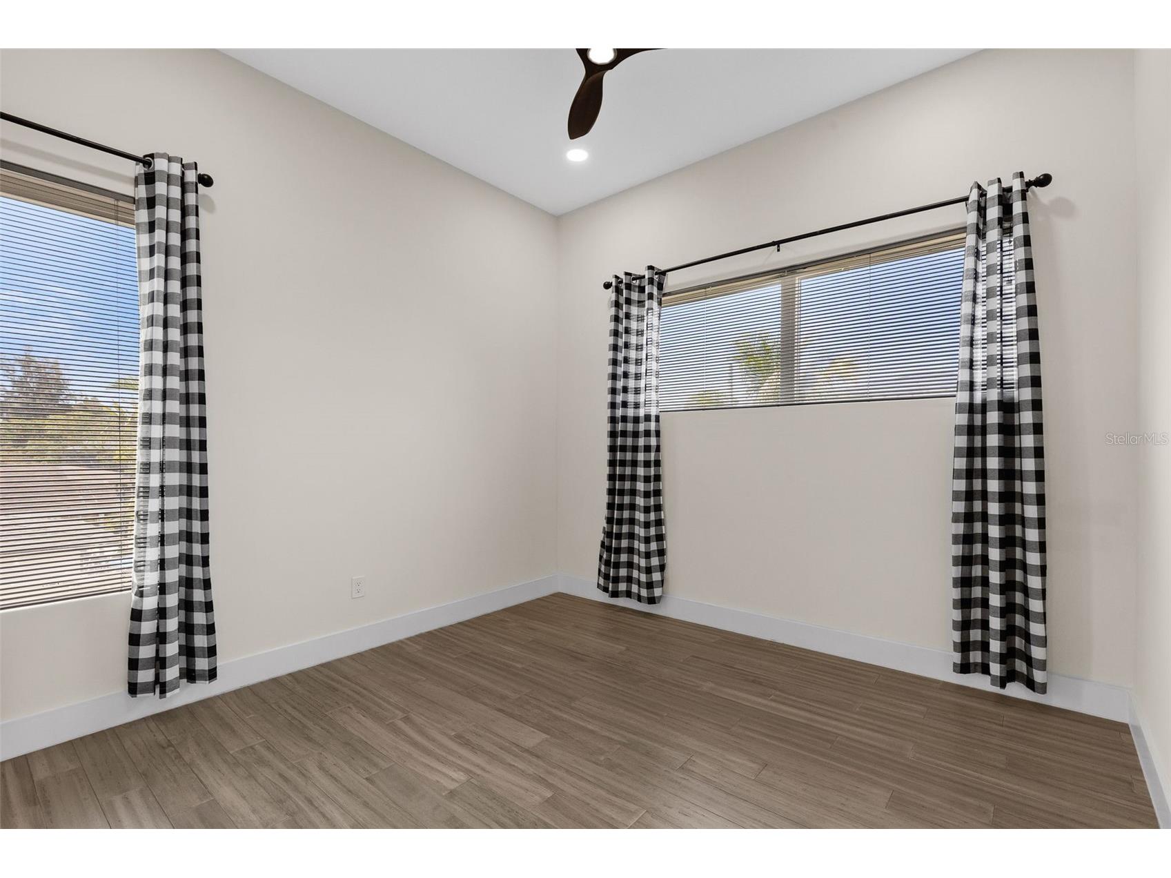 3835 Shore Acres Boulevard NE Saint Petersburg FL 33703 TB8502964 image40