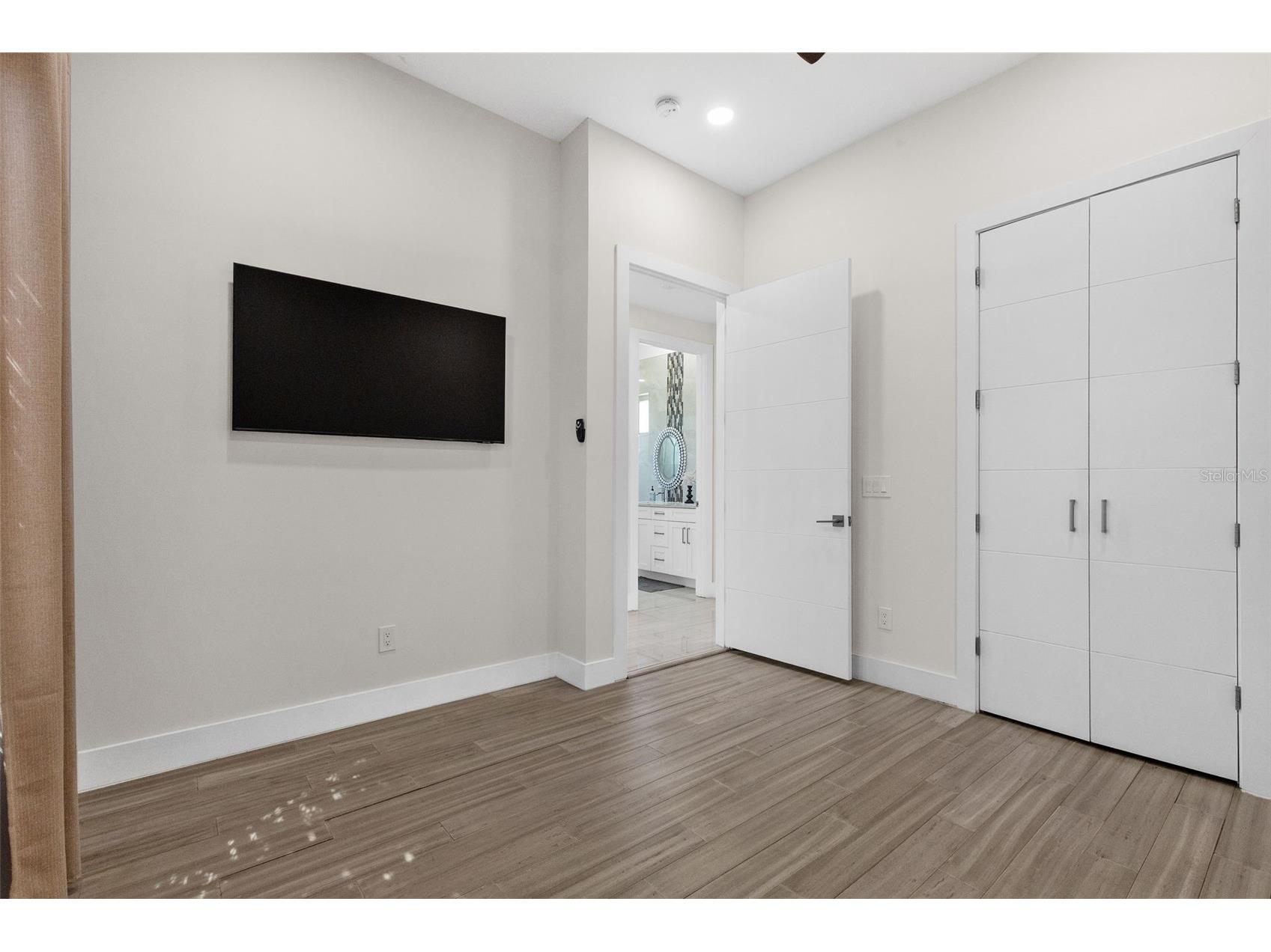 3835 Shore Acres Boulevard NE Saint Petersburg FL 33703 TB8502964 image45