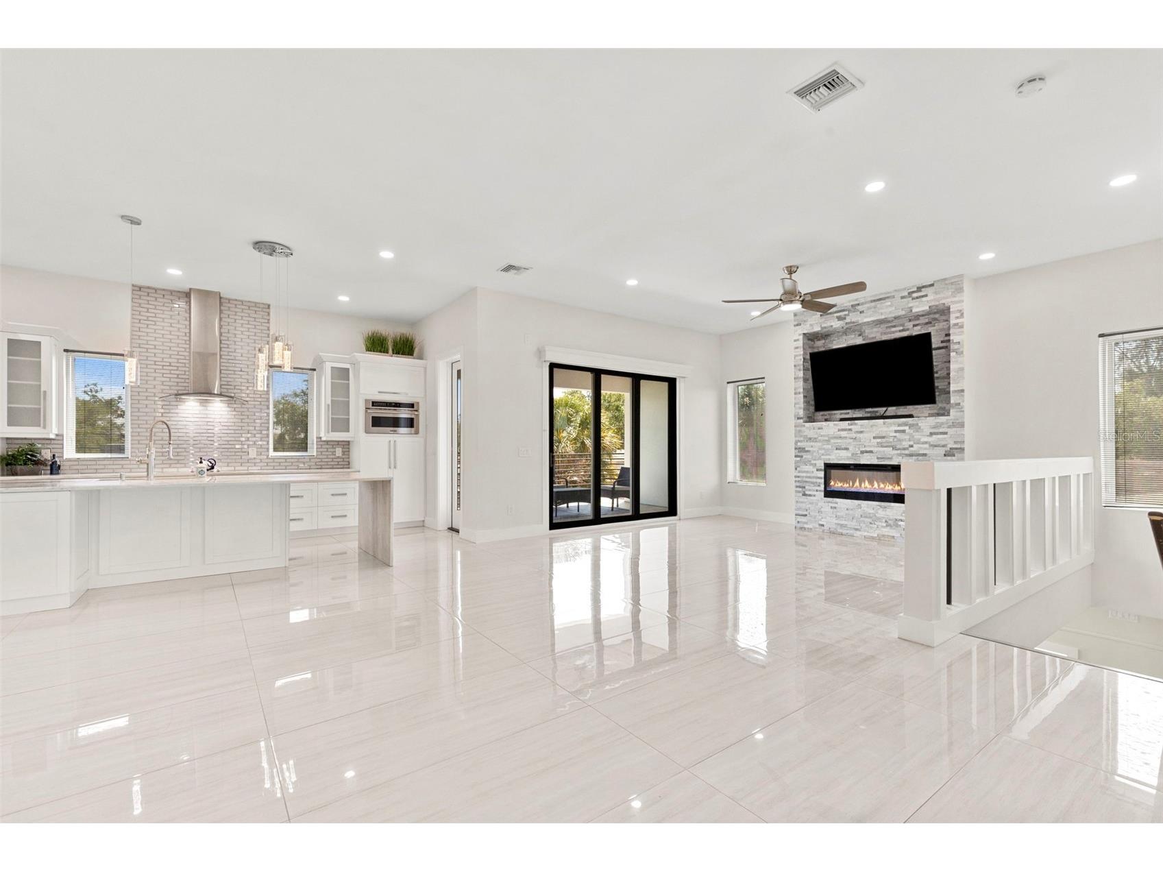 3835 Shore Acres Boulevard NE Saint Petersburg FL 33703 TB8502964 image7