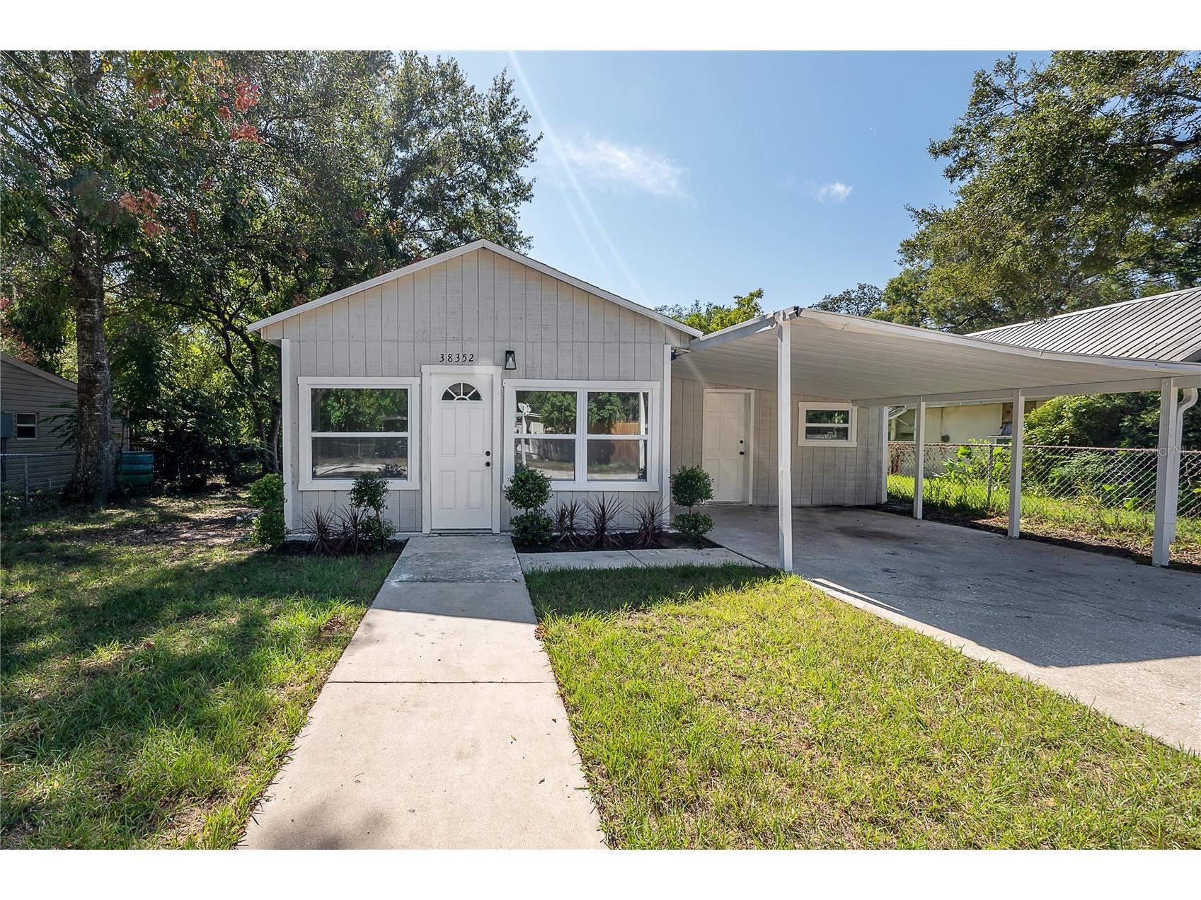 38352 Corey Street Zephyrhills FL 33542 TB8445465 image1