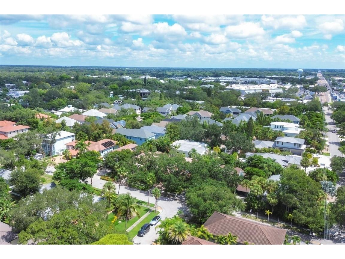 3837 Camino Real Sarasota FL 34239 A4672440 image3