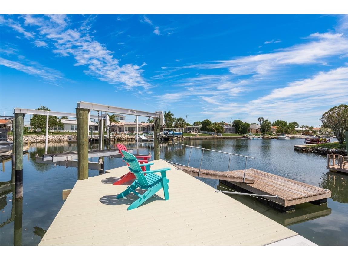 3837 Headsail Drive New Port Richey FL 34652 U8237725 image1