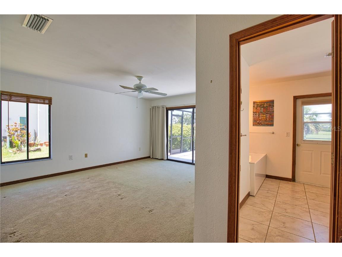 3837 Torrey Pines Boulevard Sarasota FL 34238 A4639914 image8