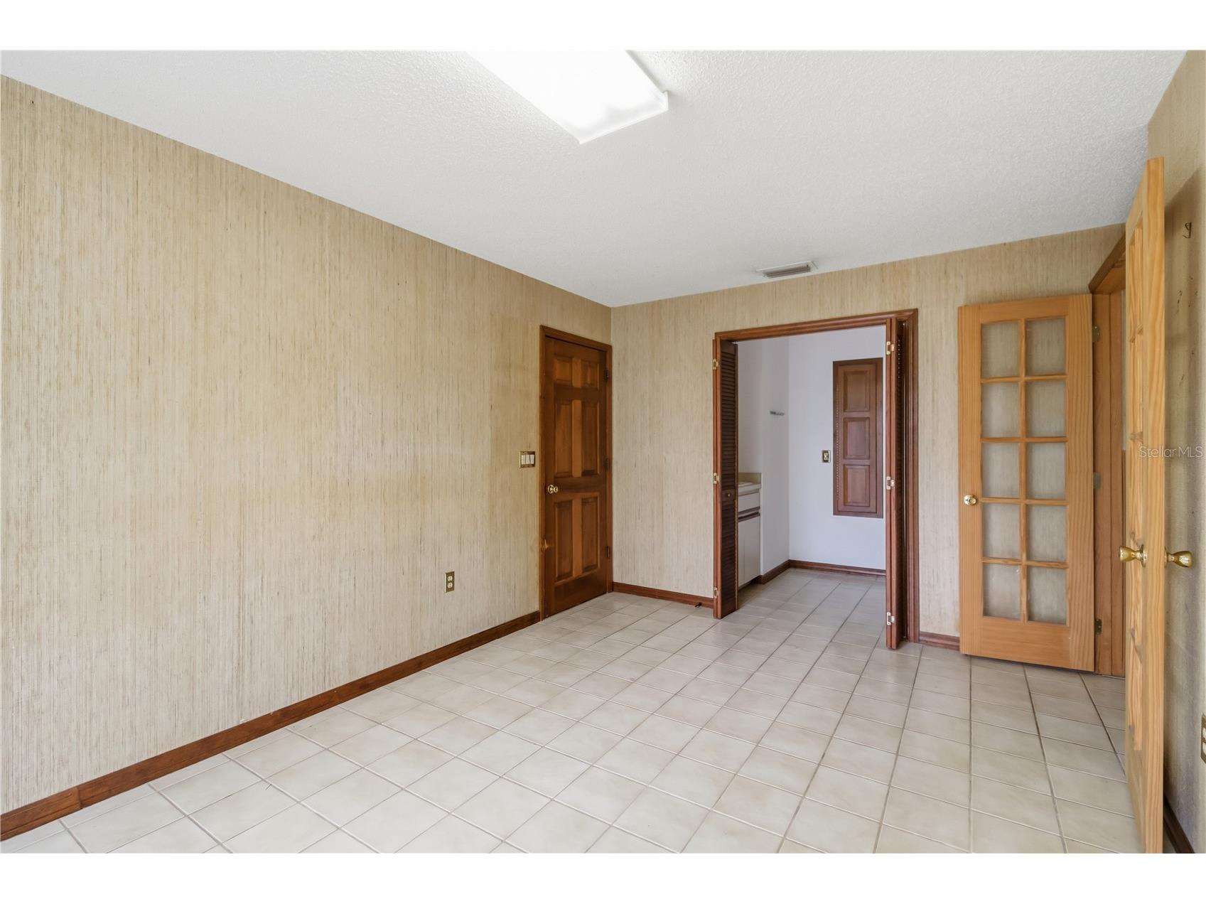 3837 Torrey Pines Boulevard Sarasota FL 34238 A4692677 image17