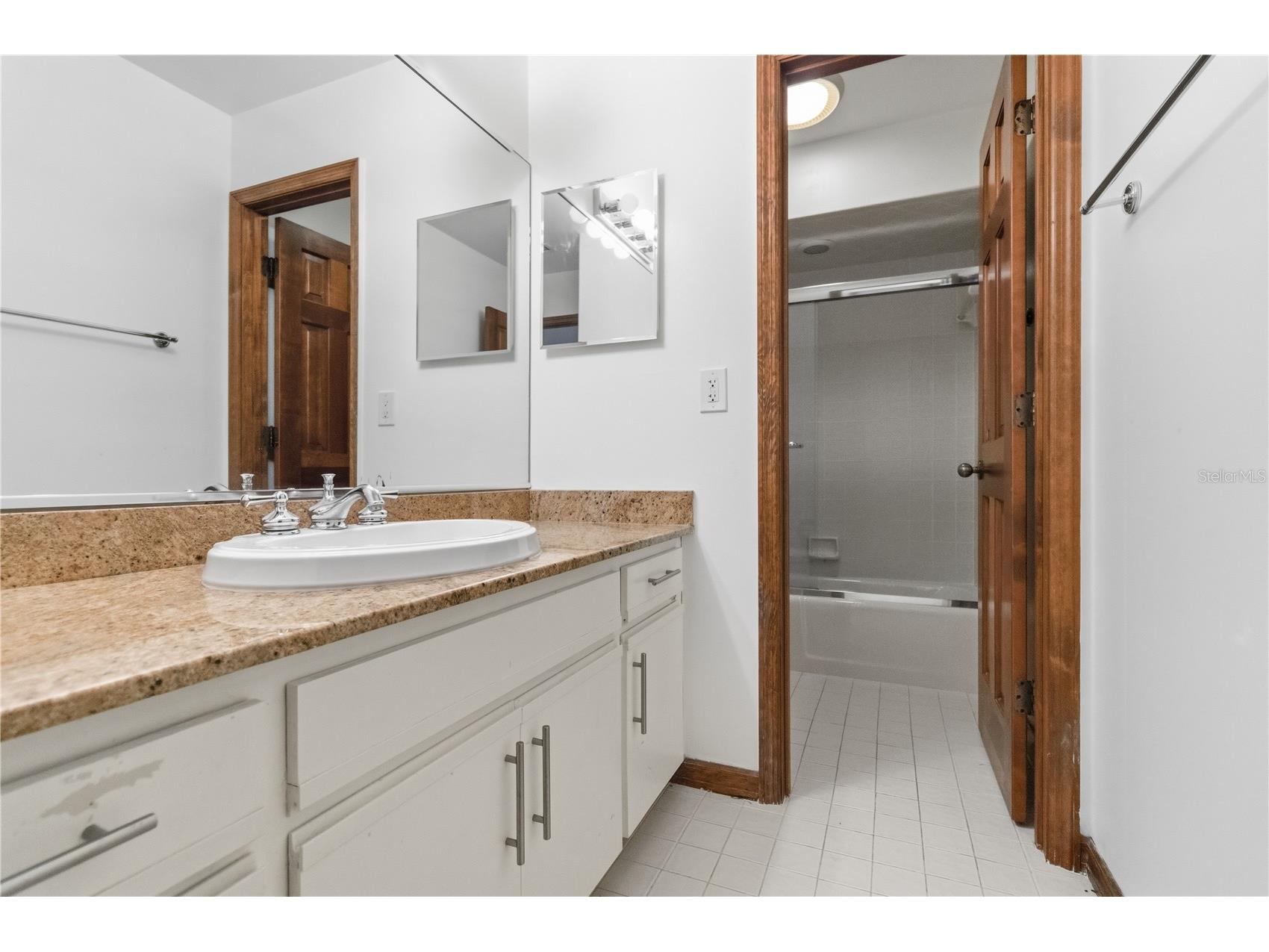 3837 Torrey Pines Boulevard Sarasota FL 34238 A4692677 image24