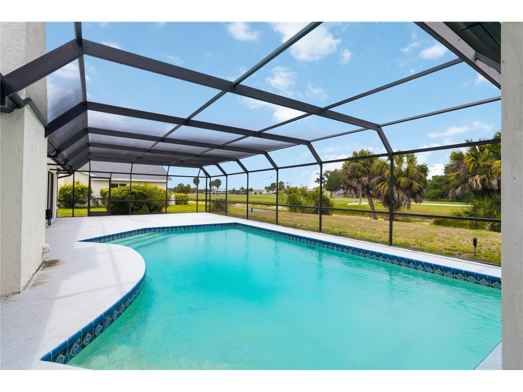 3837 Torrey Pines Boulevard Sarasota FL 34238 A4692677 image3