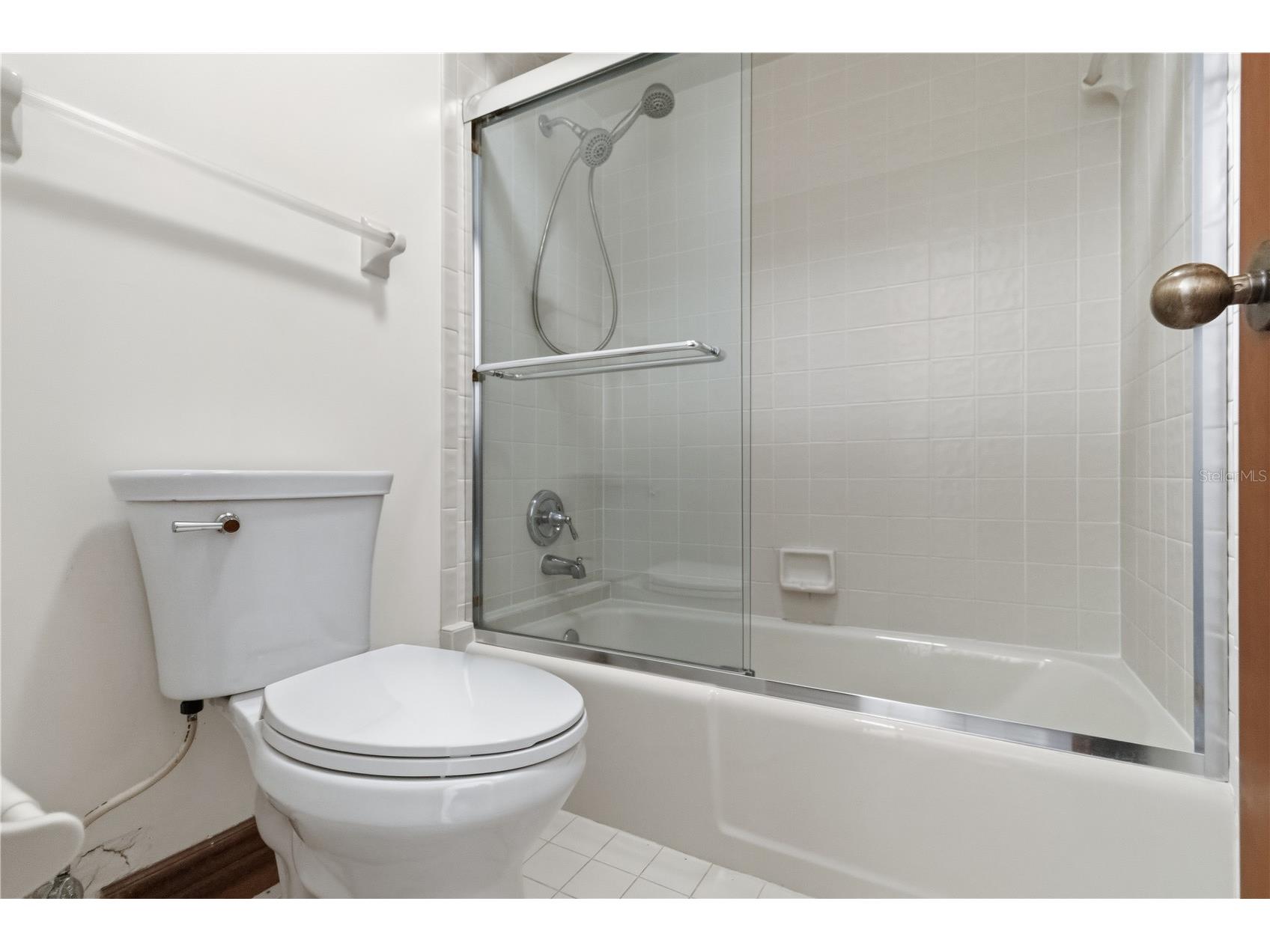 3837 Torrey Pines Boulevard Sarasota FL 34238 A4692677 image32