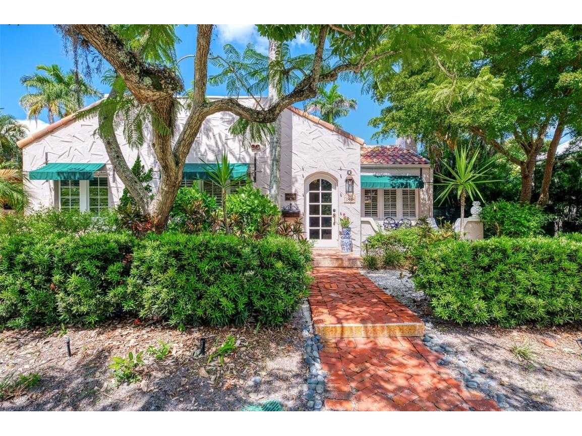3838 Flores Avenue Sarasota FL 34239 A4661399 image2