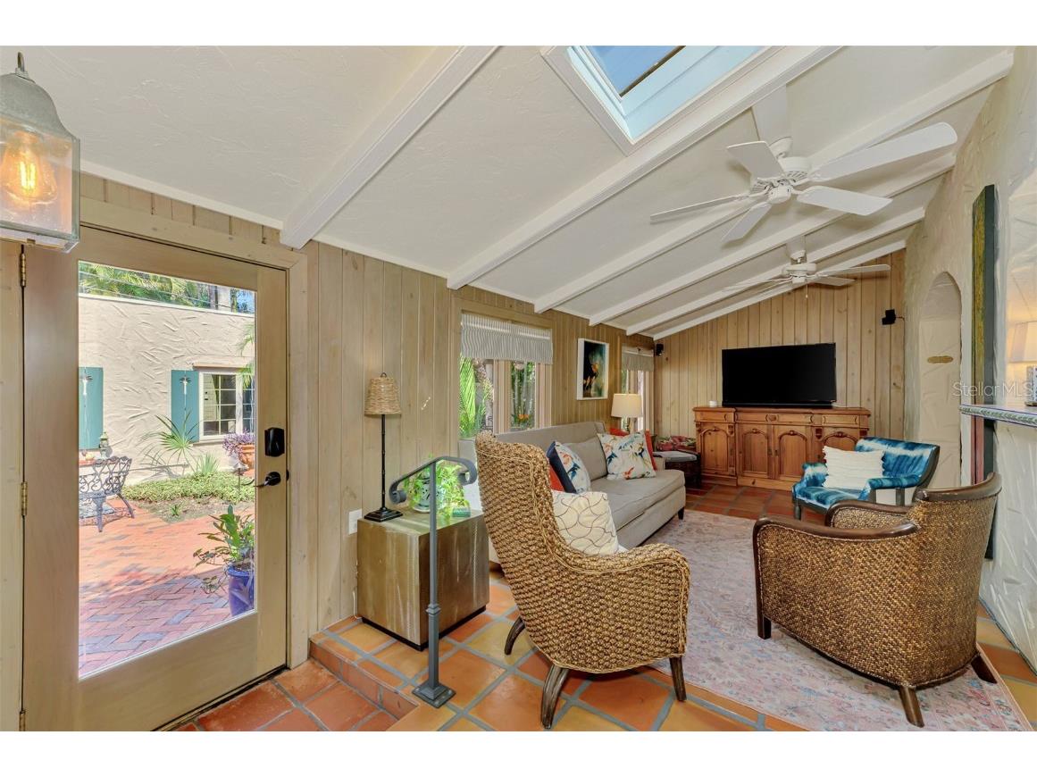 3838 Flores Avenue Sarasota FL 34239 A4661399 image20