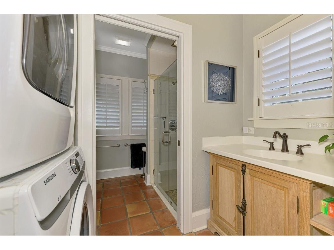 3838 Flores Avenue Sarasota FL 34239 A4661399 image25