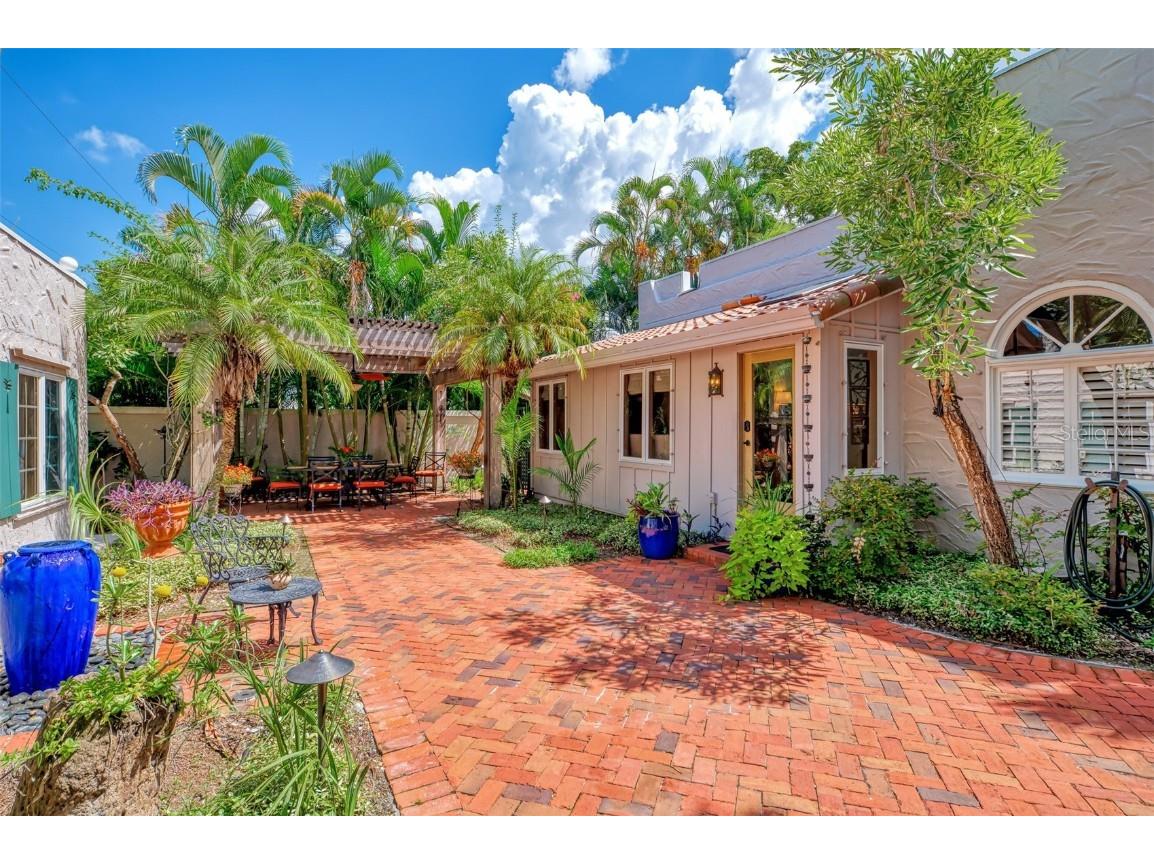 3838 Flores Avenue Sarasota FL 34239 A4661399 image32