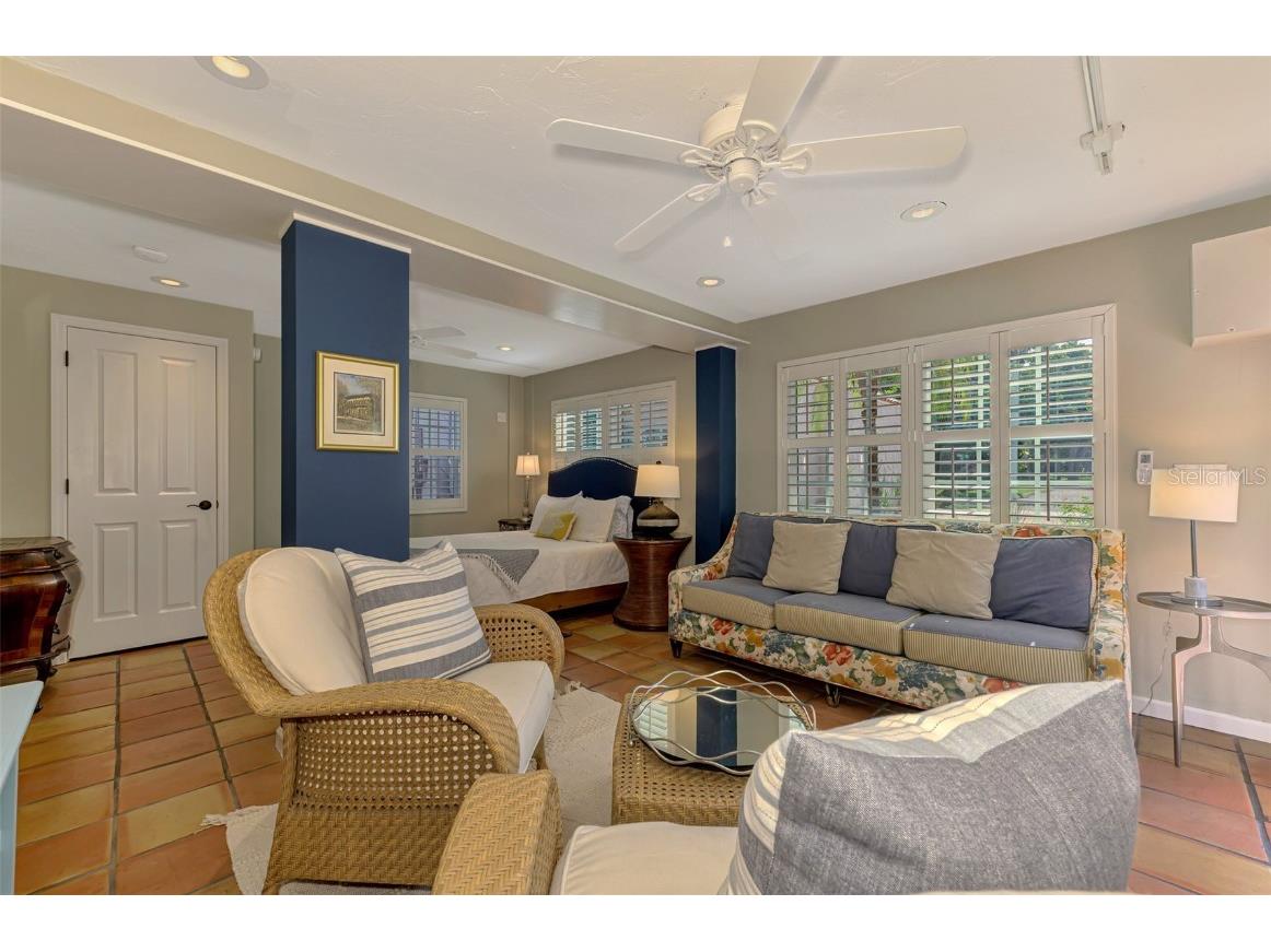 3838 Flores Avenue Sarasota FL 34239 A4661399 image38