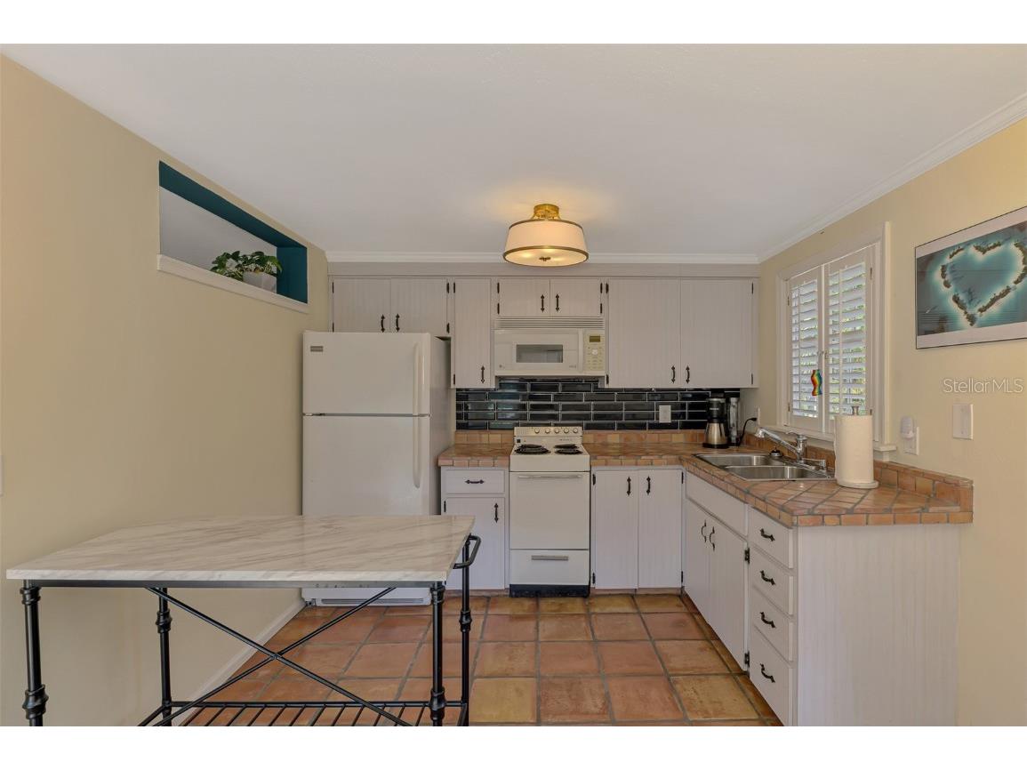 3838 Flores Avenue Sarasota FL 34239 A4661399 image49