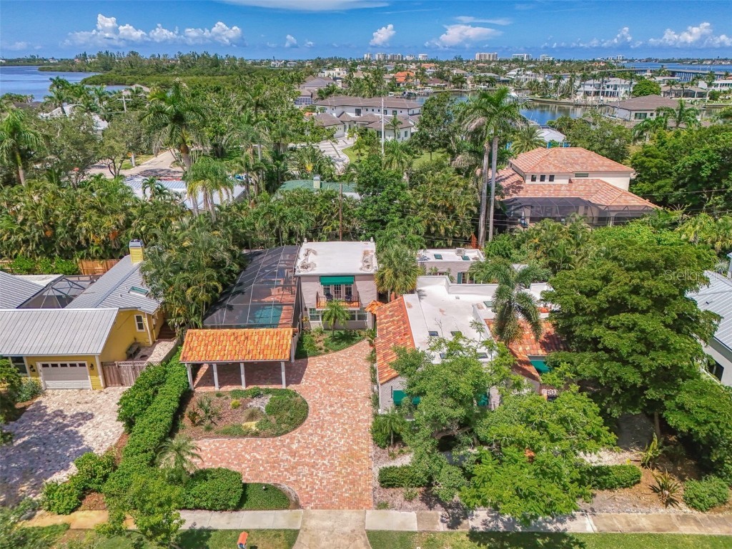 3838 Flores Avenue Sarasota FL 34239 A4661399 image5