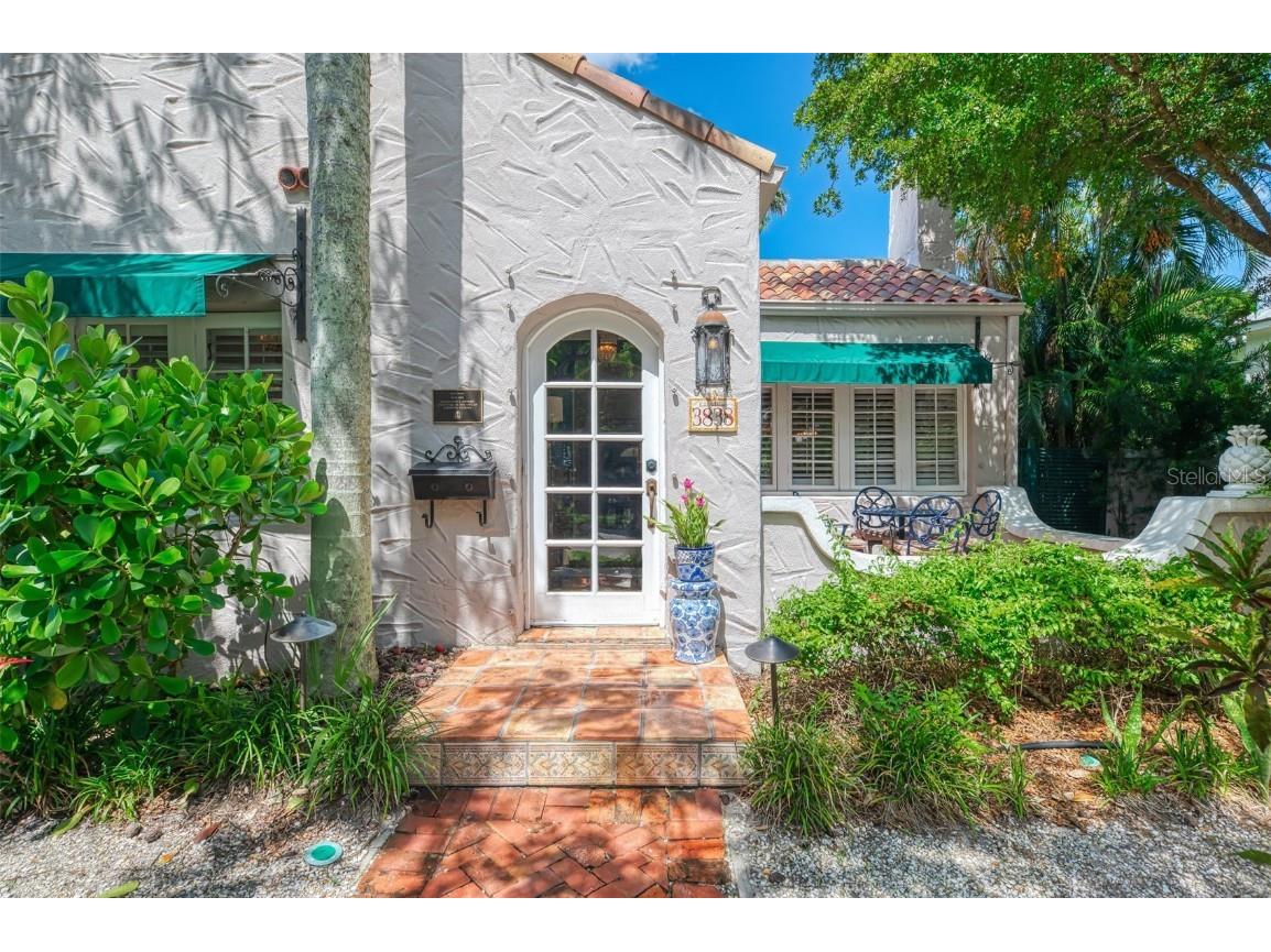 3838 Flores Avenue Sarasota FL 34239 A4661399 image6