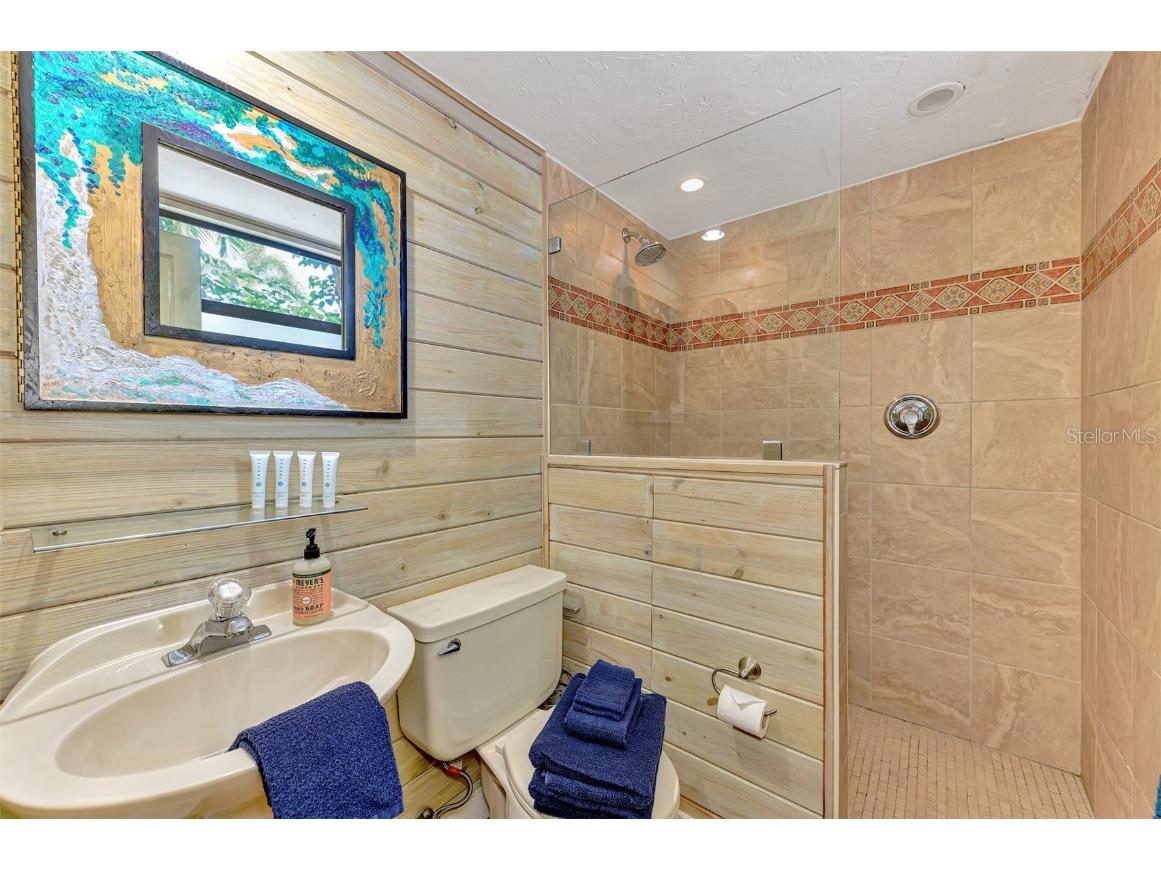 3838 Flores Avenue Sarasota FL 34239 A4661399 image60