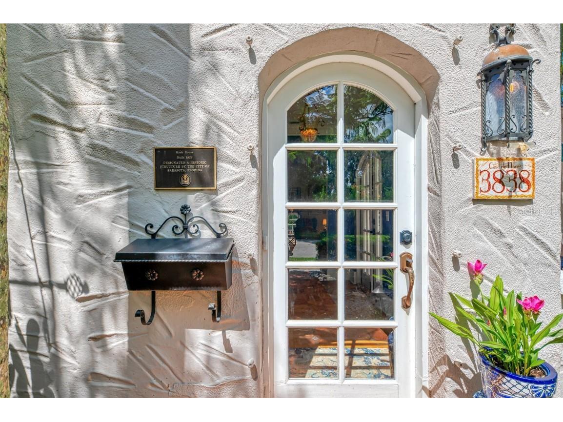 3838 Flores Avenue Sarasota FL 34239 A4661399 image7