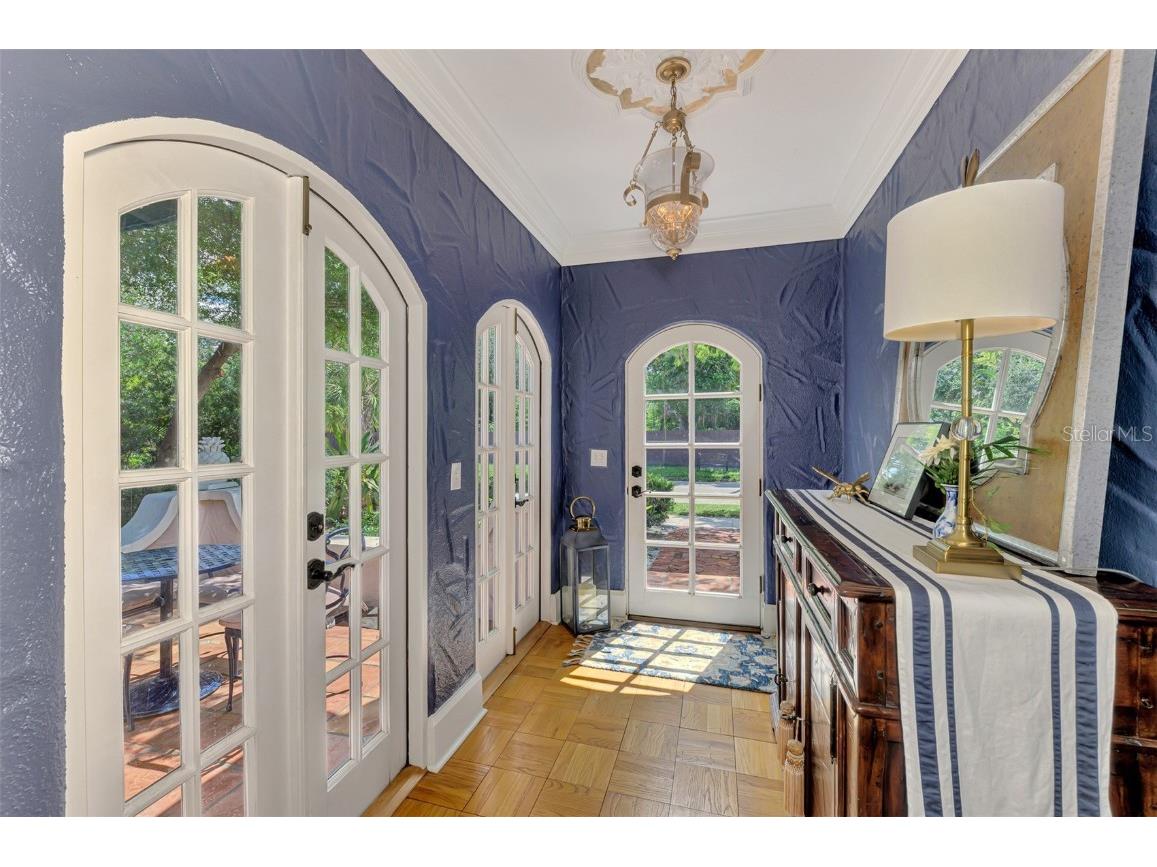 3838 Flores Avenue Sarasota FL 34239 A4661399 image8