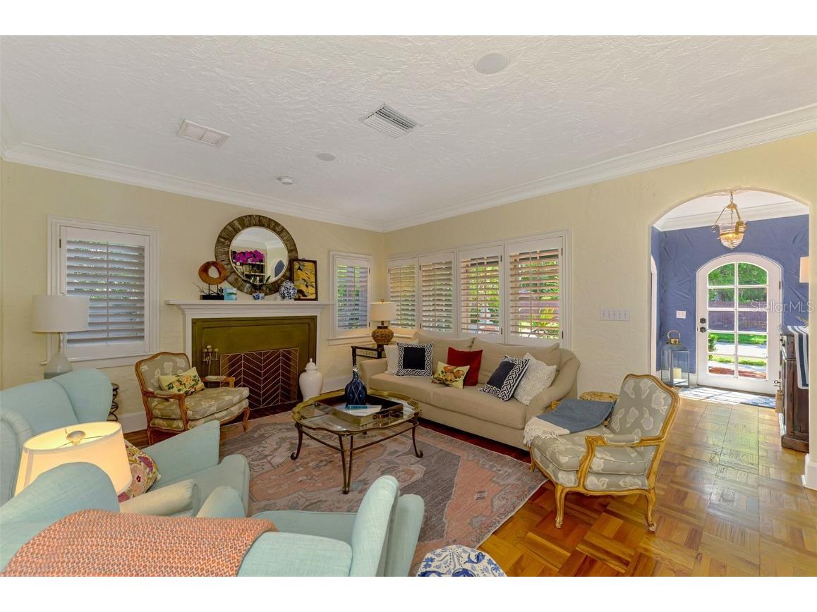 3838 Flores Avenue Sarasota FL 34239 A4661399 image9