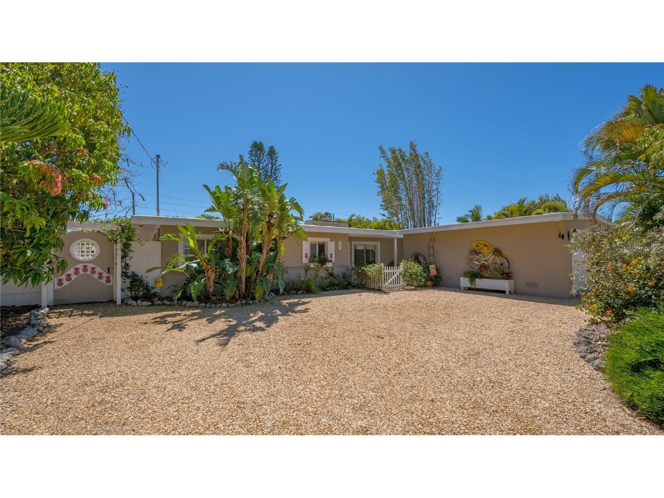384 Avenida Madera Sarasota FL 34242 A4564907 image1