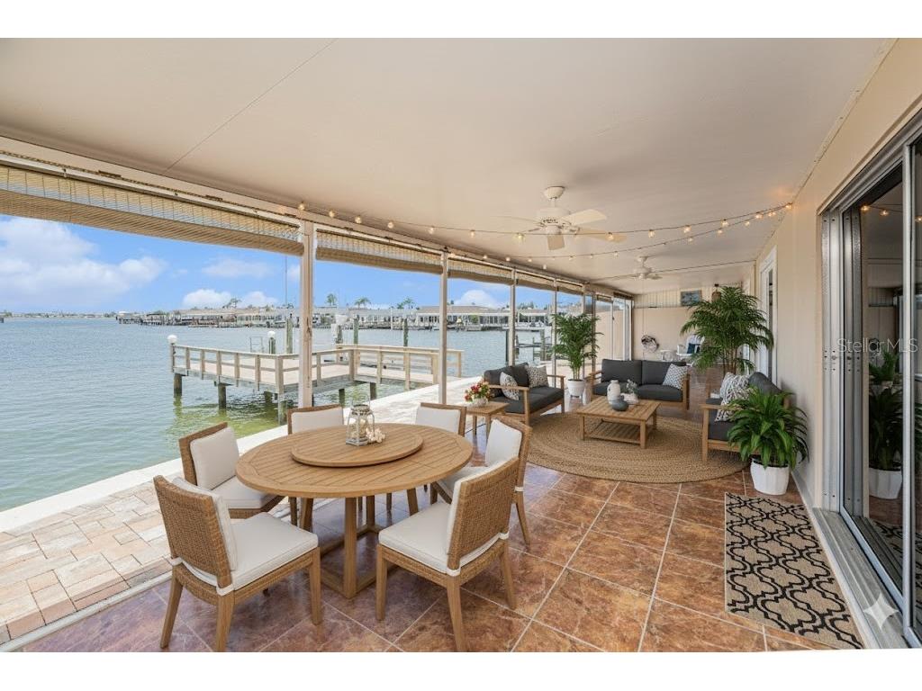 384 Boca Ciega Point Boulevard Saint Petersburg FL 33708 TB8449668 image1